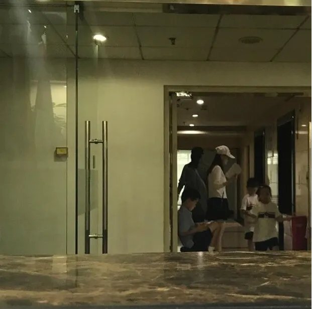 马蓉带儿女学英语是为出国做准备吗?