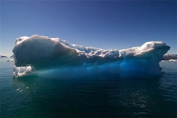 格陵兰冰盖质量损失将破万年纪录，北极夏季无冰，为何冰川消融如此之快？