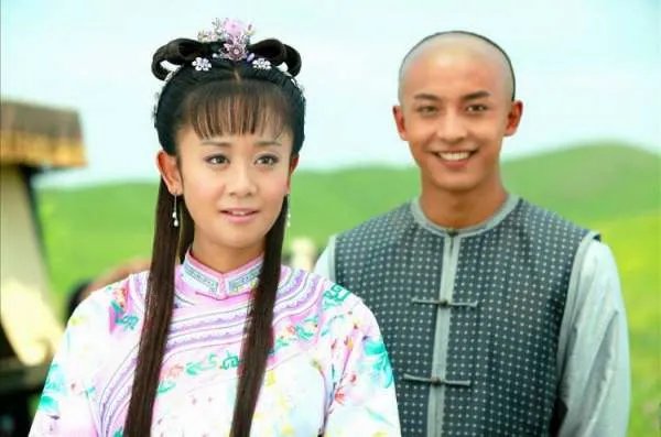 新还珠格格中紫薇和尔康结婚是哪一集