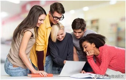 如何看待「国科大学生季某某在国外社交平台发表不当言论」？学生应有的素养有哪些？