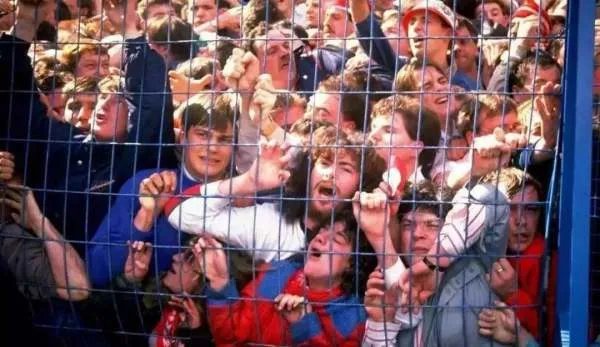 希尔斯堡惨案发生了什么，为什么会导致94位球迷当场死亡？