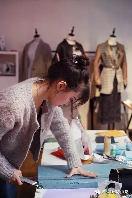 谁能告诉我,,,杭州哪里可以学习服装店铺陈列?