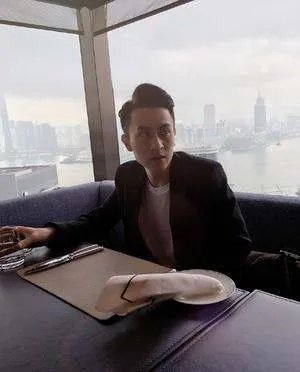 秦奋澄清未有爆料小号,为何大众会认为爆料的人是秦奋?