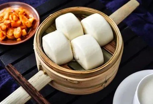 下列哪种食材不会出现在北京冬奥会运动员的菜谱里？