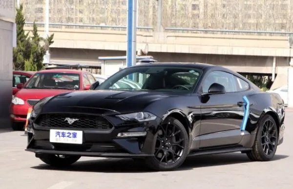 一个月要多少工资，或者多少存款才能买福特野马汽车？