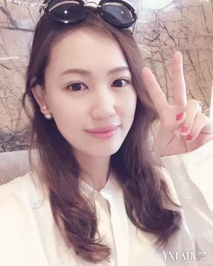 王宝强妻子近照真实身份曝光“校花”老婆萌似高中生