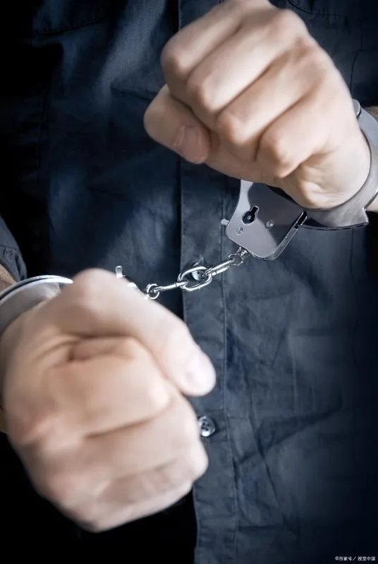 那些不执行法院判决的老赖,将会得到什么惩罚?