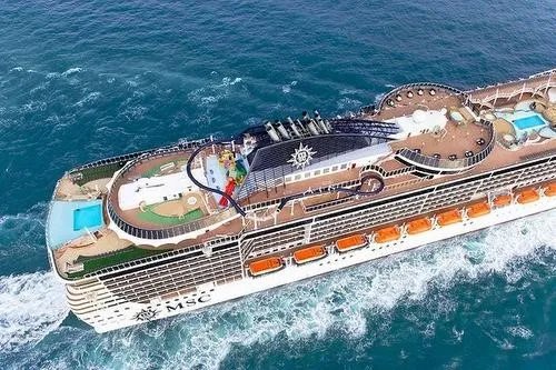 卡扎菲儿子挥金如土，开车逆行无人敢管，他最后是什么下场？