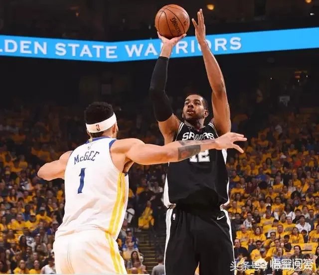 本赛季季后赛马刺打勇士G1中麦基担任首发中锋，会有奇效嘛？