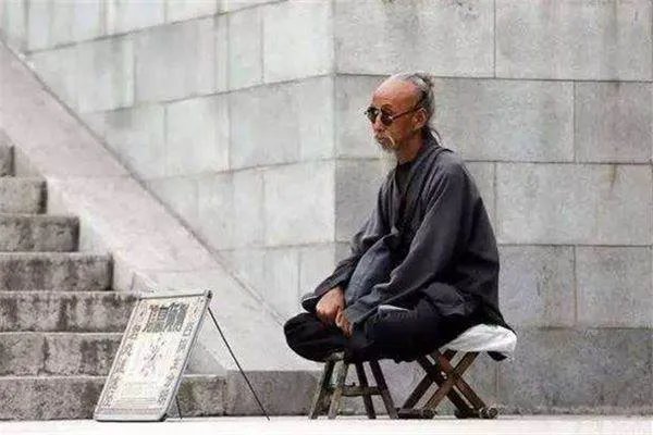 看风水和算命,哪个更重要?