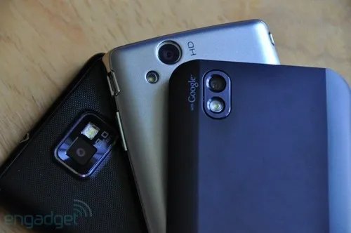 GALAXY S II最薄 3大品牌机皇对比图赏