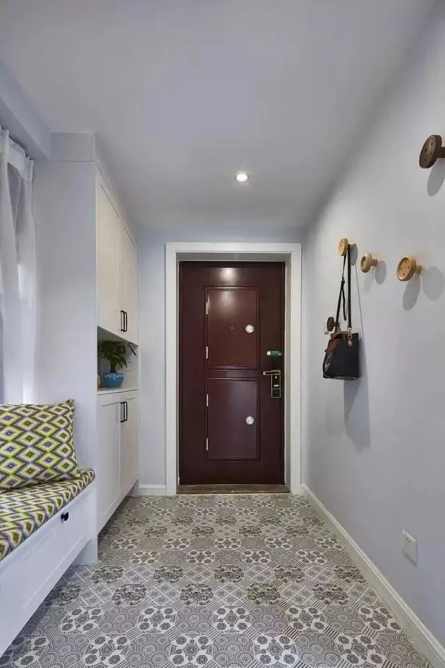 不管户型如何,都该有个漂亮又实用的玄关鞋柜,最好是多功能型的!