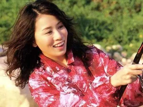 佘诗曼在tvb的人缘好吗？