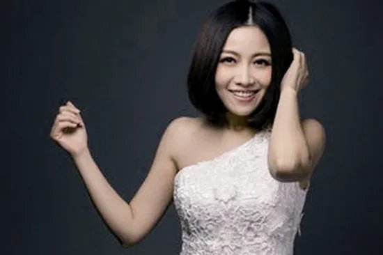 听姚贝娜惊鸿舞 给你一种缥缈的感觉