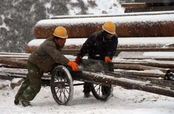 如何看待农民工工地播音腔朗诵再别康桥?