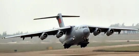 中国运-20运输机一次，能空运多少人？