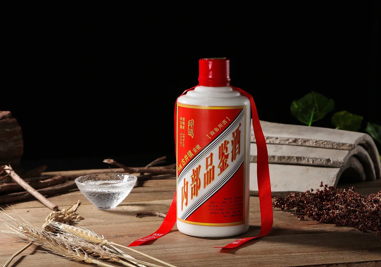 对于五粮液市值冲破万亿，白酒板块行情如何呢？