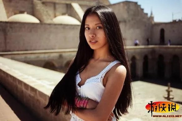 世界美女地图：罗马尼亚29岁女子穷游37国专拍正妹