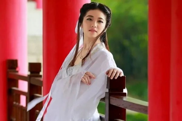 西施为什么不姓西？孟姜女为什么不姓孟？