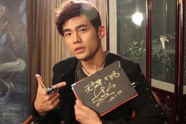 偷拍周杰伦餐厅道歉，偷拍原因为何令人难以置信？