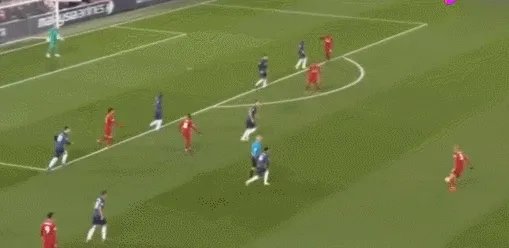 在利物浦效力过的中场