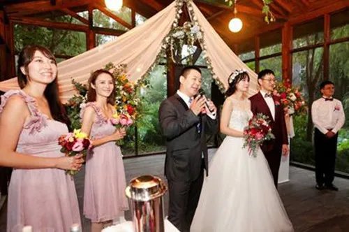 婚礼主持多少钱一场  如何选择婚礼司仪