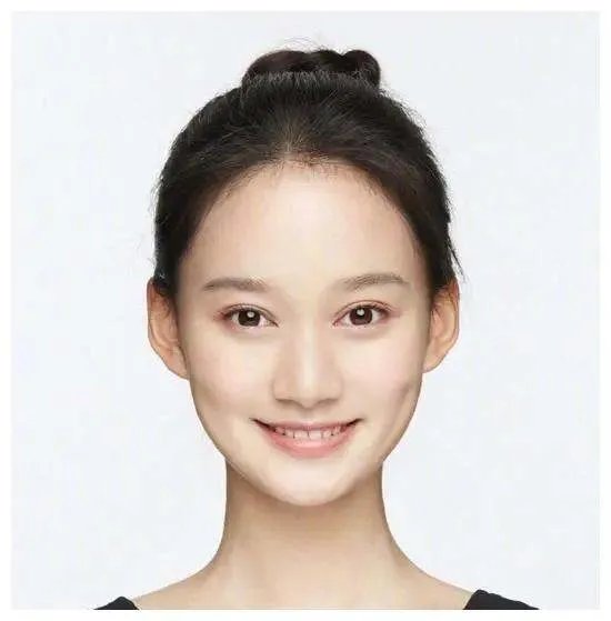 北电艺考成绩公布，张子枫只考了第三名，前两位素人是谁？