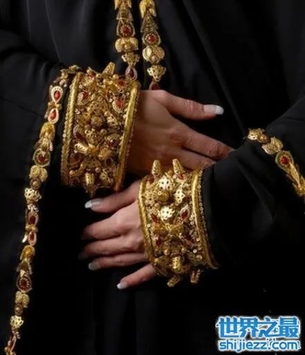 卡塔尔和迪拜哪个有钱，给迪拜100年都不及卡塔尔 