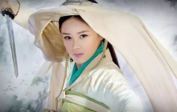 为什么袁姗姗当年被全网抵制,高呼滚出娱乐圈?