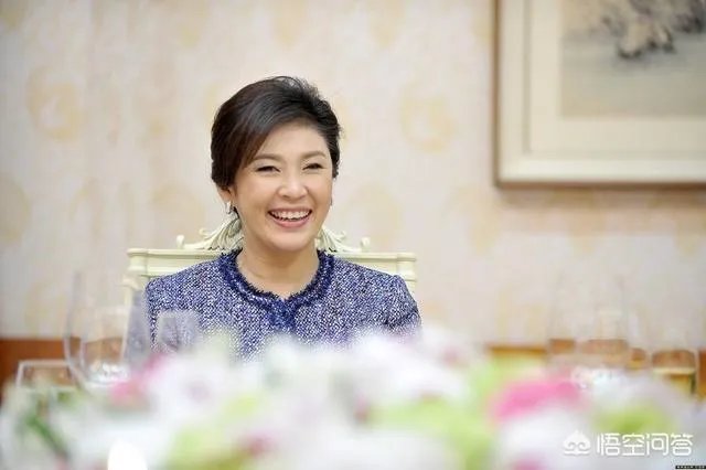 英拉兄妹现身新加坡，近段时间频频活动为哪般？