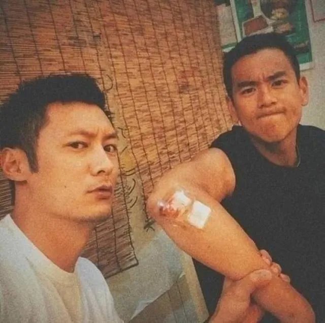 余文乐结婚了,为什么大家都艾特彭于晏?