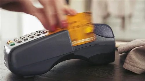 女会计贪污千万做美容 外表美了却将陷牢狱之灾