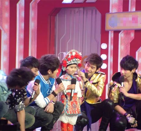 给力星期天马天宇武艺唱《忐忑》 神奇木偶惊呆众人