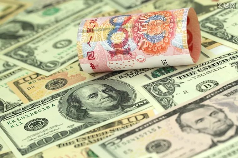 中国抛售美债的后果 美国欠我国多少亿？