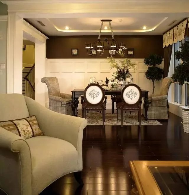 看多了美式乡村别墅，来欣赏一下英伦风的乡村风格吧！