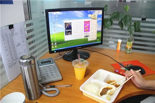 早餐自提柜一天收入近万元，你觉得这是个好商机吗？