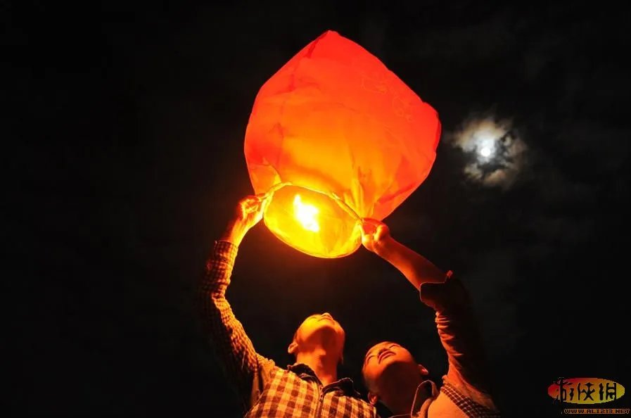 基友一生一起走!福建首对男同志公开结婚啦!