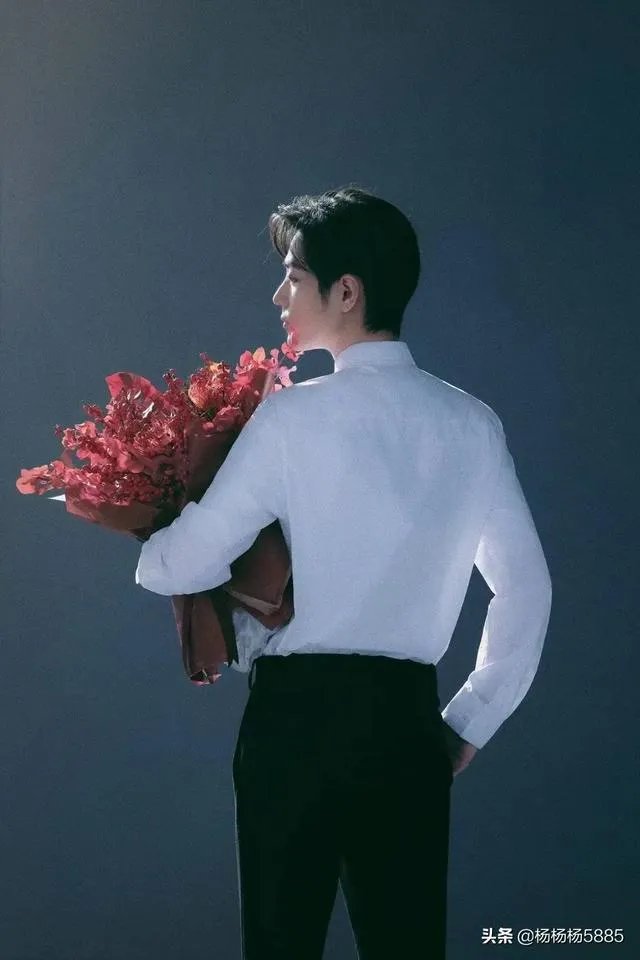 肖战今年可能会参加哪个卫视的跨年演唱会，为什么？