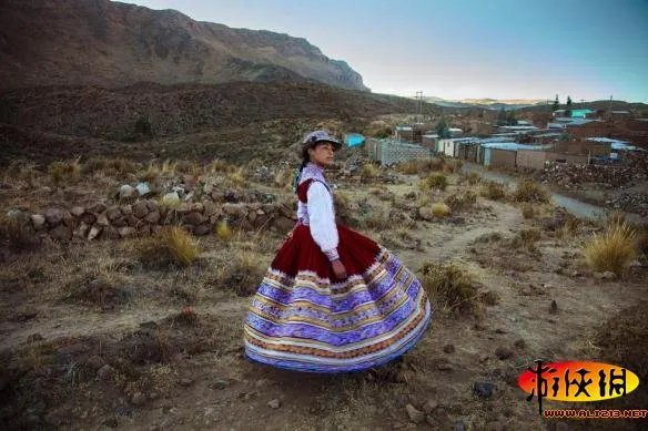 世界美女地图：罗马尼亚29岁女子穷游37国专拍正妹