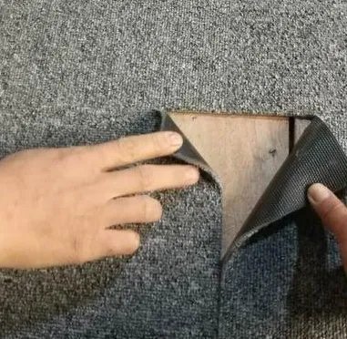 员工防毒面具上班是怎么回事？