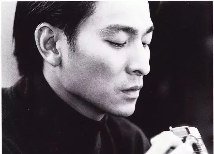 刘德华,活该你红37年!