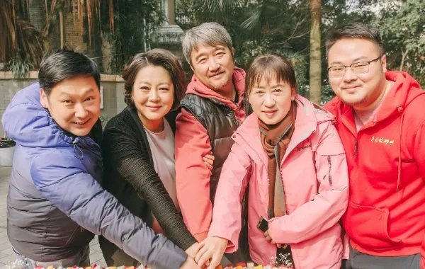 王茜华:演农村剧走红,为拍戏整容200次,今50岁现状如何?