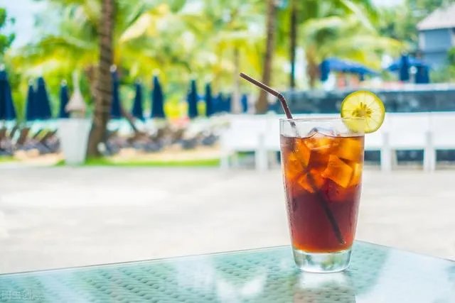 北京百事食品公司出现确诊病例，已经停产停业，近期可乐还能喝吗？