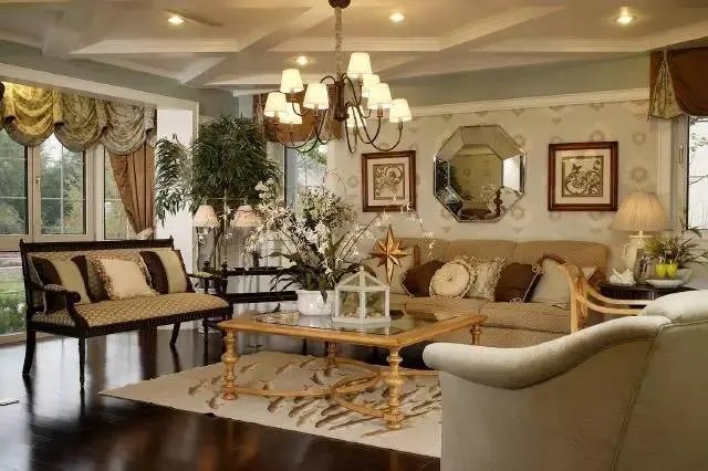 看多了美式乡村别墅，来欣赏一下英伦风的乡村风格吧！