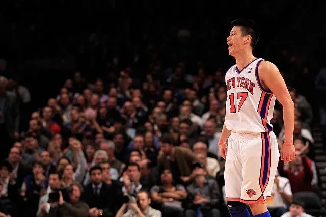 林书豪职业生涯破5000分，他在比赛中有哪些精彩瞬间？