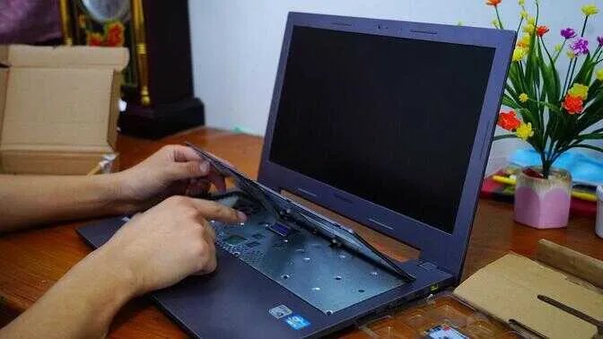 联想y430拆机教程（笔记本电脑拆卸更换固态硬盘）