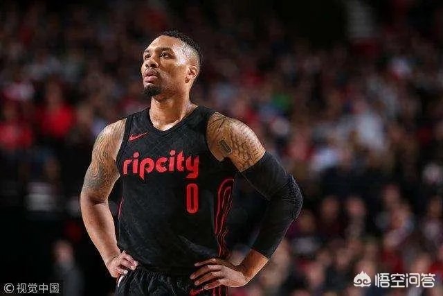 开拓者球星利拉德身上有金州勇士队标的纹身，这是怎么一回事？