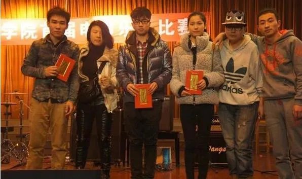 华晨宇的前女友万芙伽,华晨宇星座血型属什么的