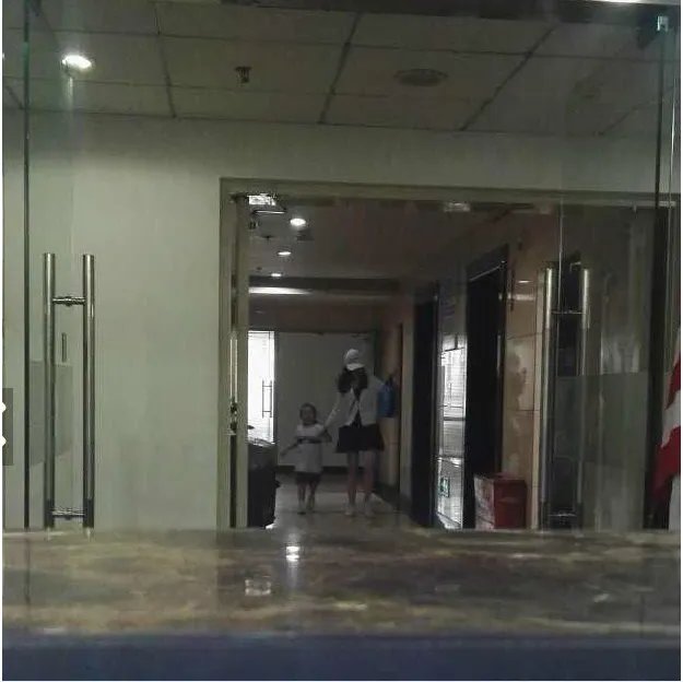 马蓉带儿女学英语是为出国做准备吗?