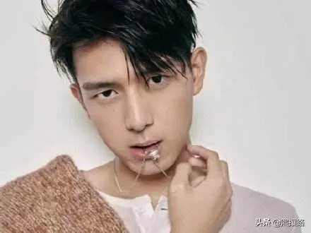 肖战今年可能会参加哪个卫视的跨年演唱会，为什么？